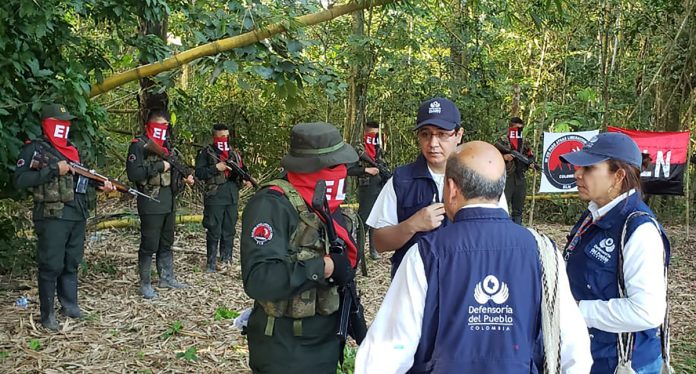 ELN libera a cinco soldados que tenía secuestrados