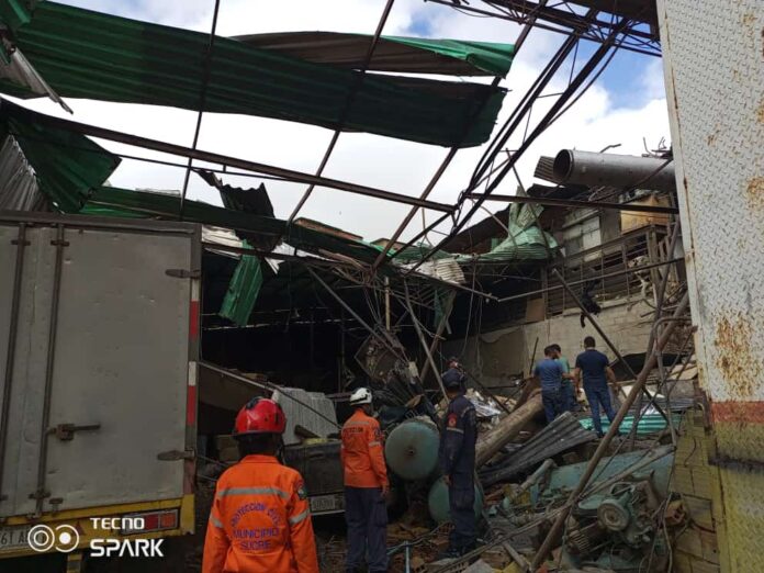 Dos heridos y nueve casas afectadas por explosión en una textilera