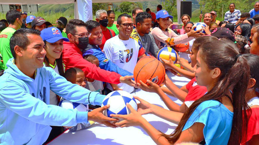 Con actividades deportivas más de 1800 niños disfrutan de Vacaciones Felices