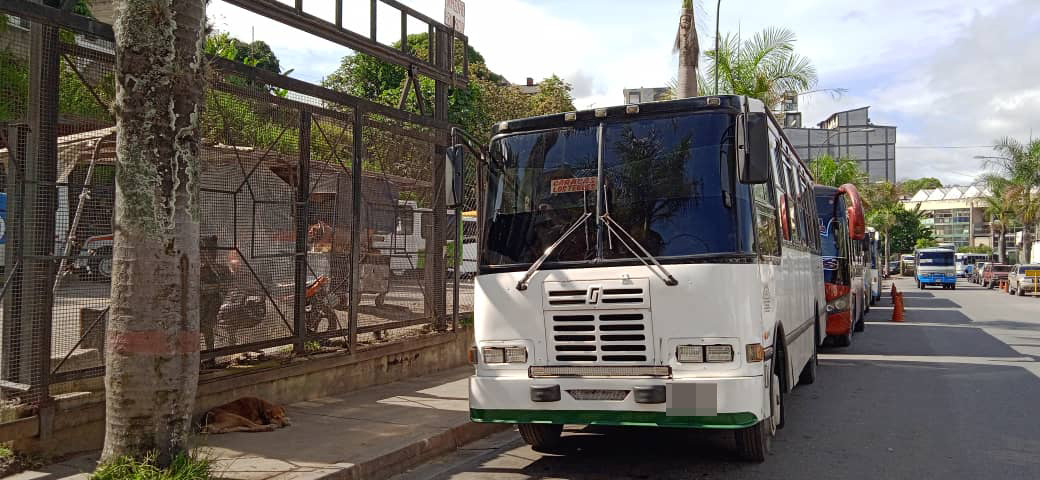 Atracan autobús que venía de Caracas a Los Teques