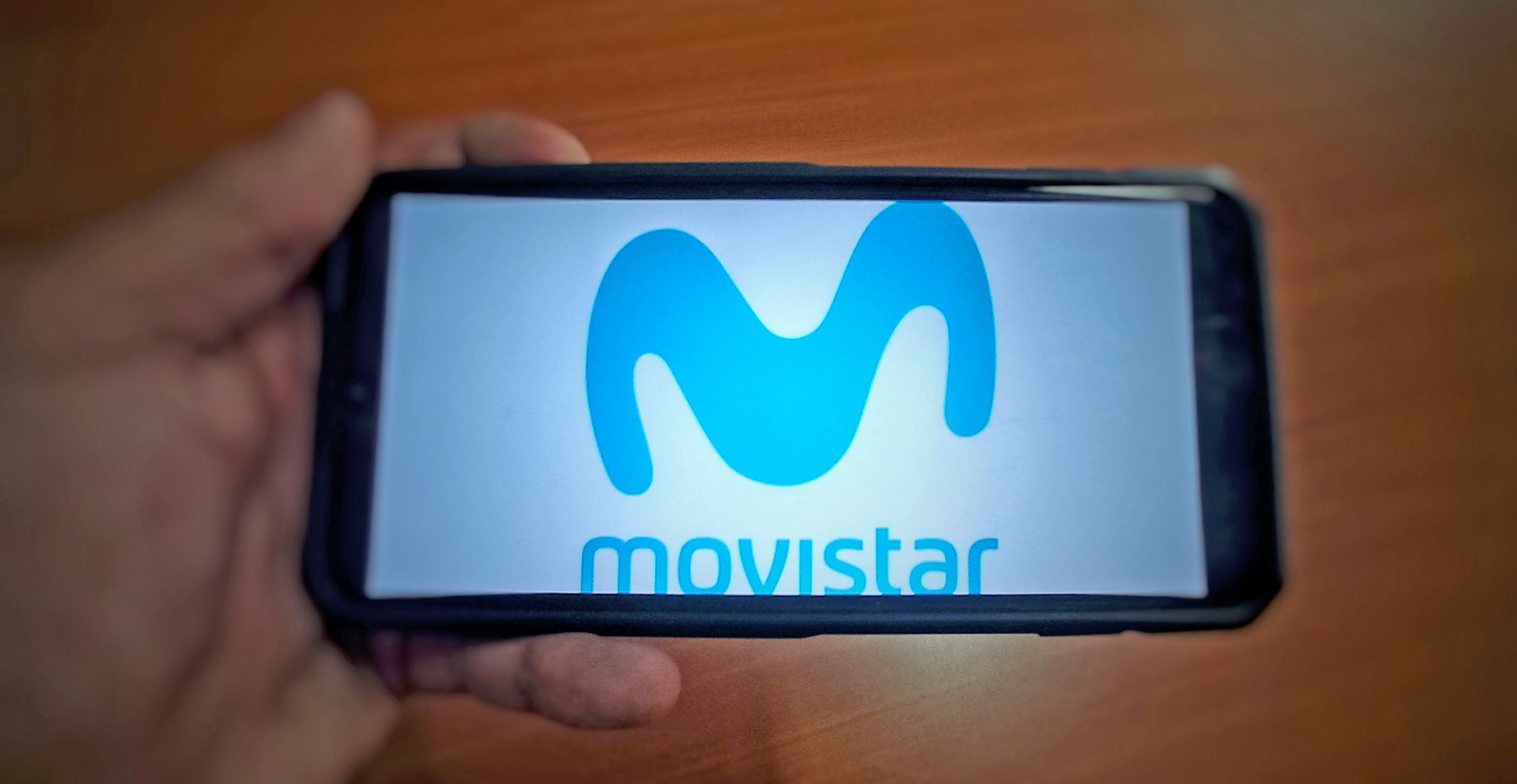 Usuarios de Movistar en descontento por costo del servicio telefónico