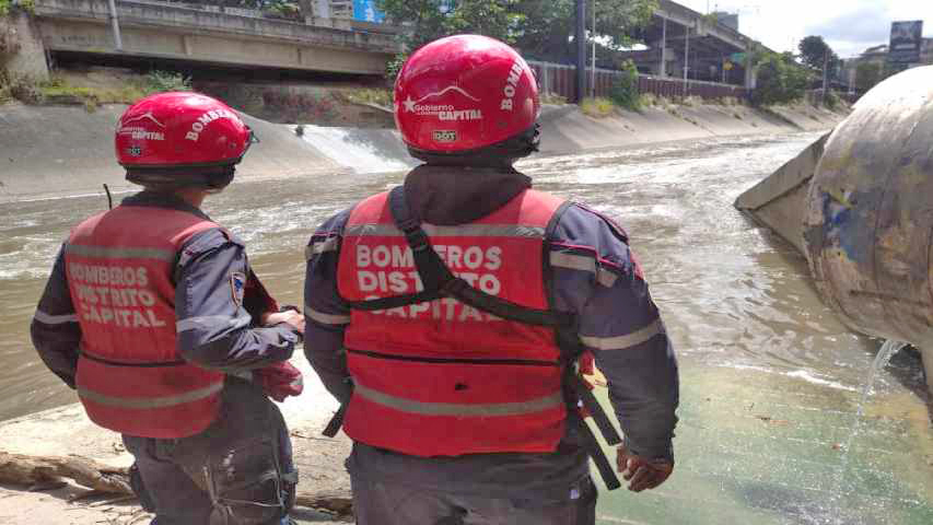 Se mantiene la búsqueda del niño arrastrado por quebrada