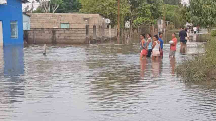 Fuertes lluvias dejan 200 familias damnificadas en Zulia