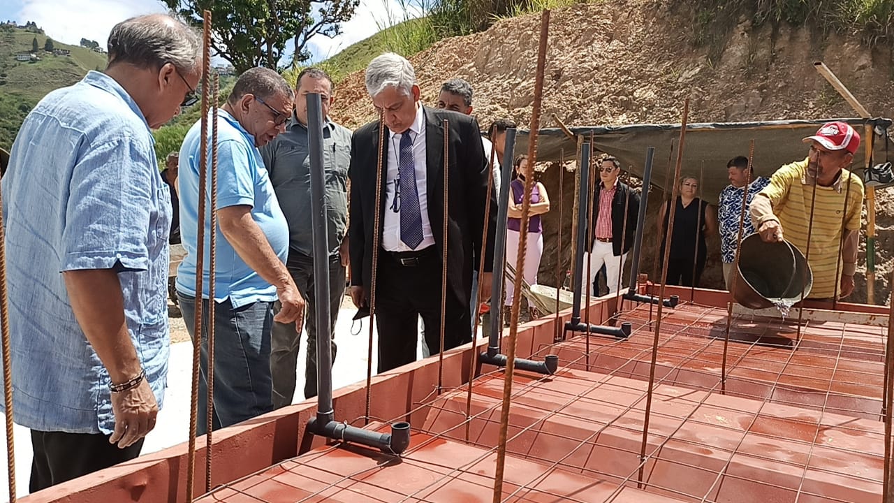 Morales propone agilizar construcción de nuevo cementerio