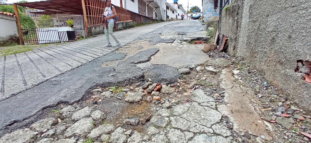 Exigen asfaltado en El Panadero