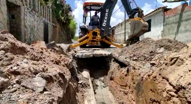 <strong>Hidrocapital atiende emergencia en Carrizal</strong>
