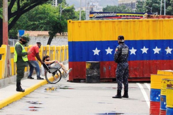 <a href="https://www.bancaynegocios.com/empresarios-de-venezuela-y-colombia-piden-definicion-de-marco-comercial-para-reapertura-de-frontera"><strong>Empresarios de Venezuela y Colombia piden definición</strong></a><strong></strong>