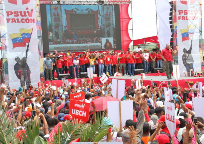 <strong>Cabello juramentó a 12.703 líderes del PSUV</strong>