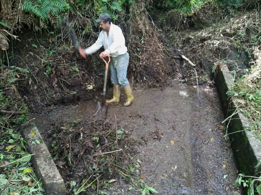 Atienden captaciones de agua en el Parque Macarao