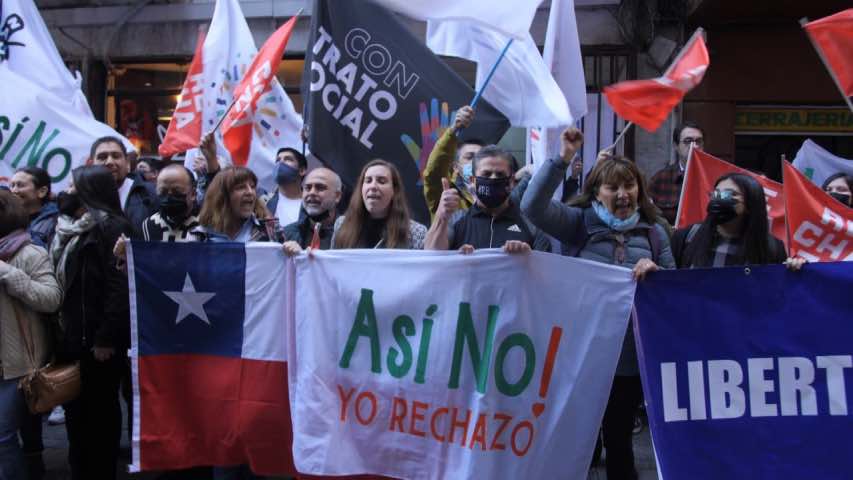 Rechazo a la nueva Constitución toma ventaja en Chile con el 6,4 % escrutado