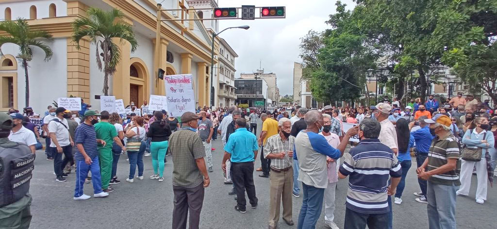 Sueldos justos piden empleados públicos en su día