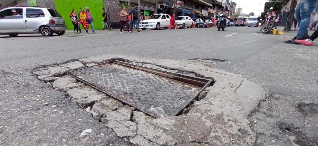 Alcantarilla en la Bermúdez es una guillotina