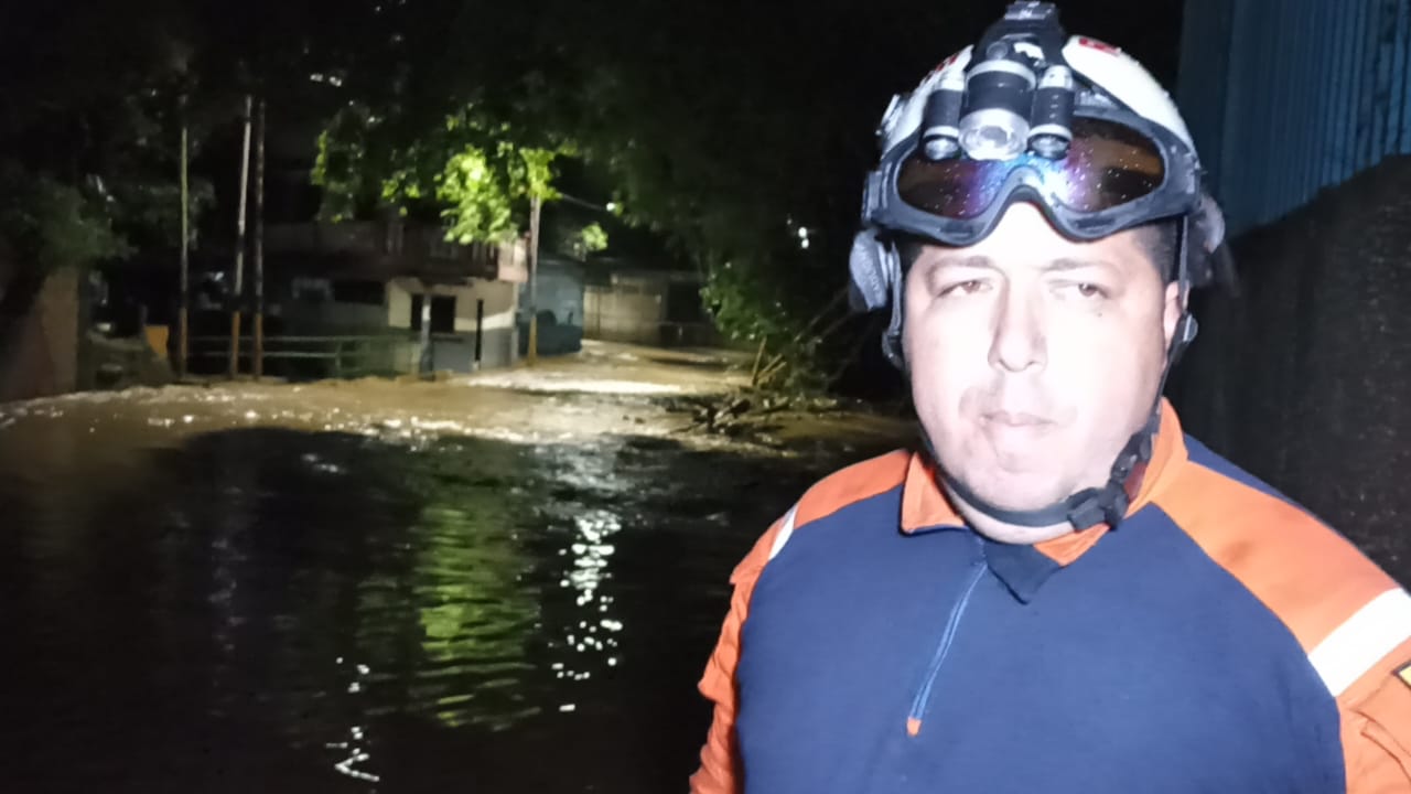 <strong>Se desbordaron dos ríos en Guaicaipuro</strong>