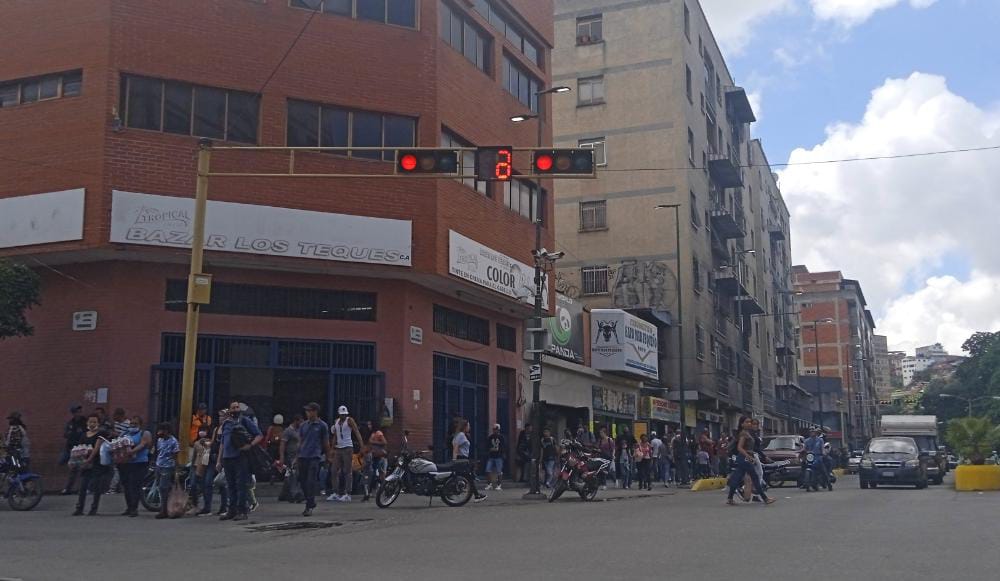 Fraija anuncia la recuperación de semáforos en Los Teques