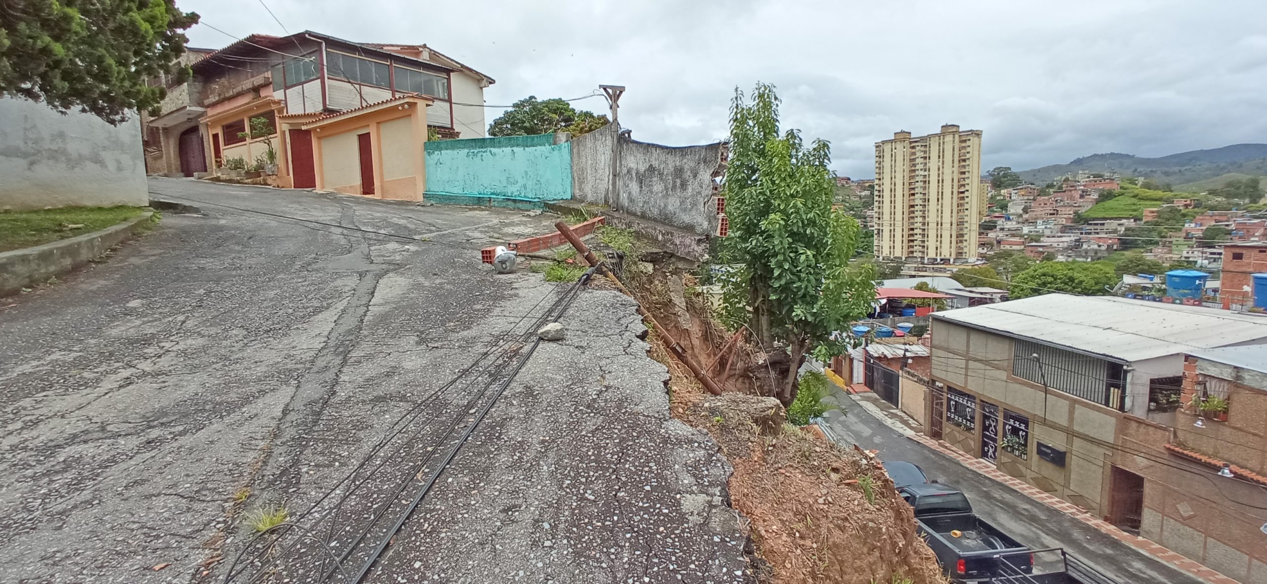 Falla de borde afecta a vecinos de El Panadero