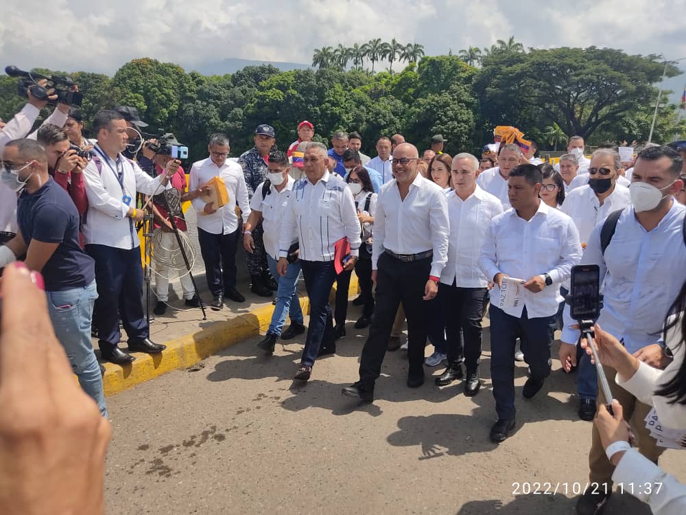 Parlamentarios de Venezuela y Colombia abordan temas comunes en la frontera