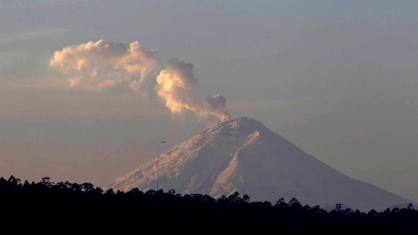 <strong>Alerta amarilla por volcán en Ecuador</strong>