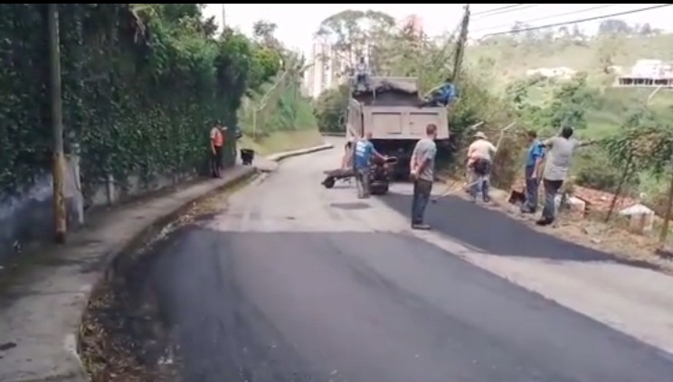 540 toneladas de asfalto han aplicado en Los Salias