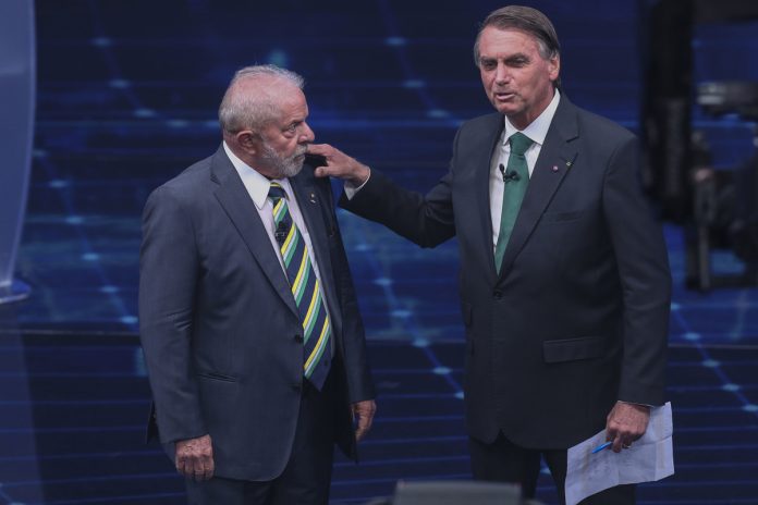 Bolsonaro denuncia maniobra para favorecer a Lula da Silva