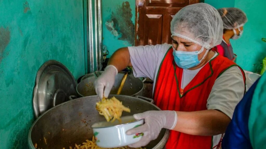 Maduro destaca labor comunitaria para rehabilitar zonas afectadas