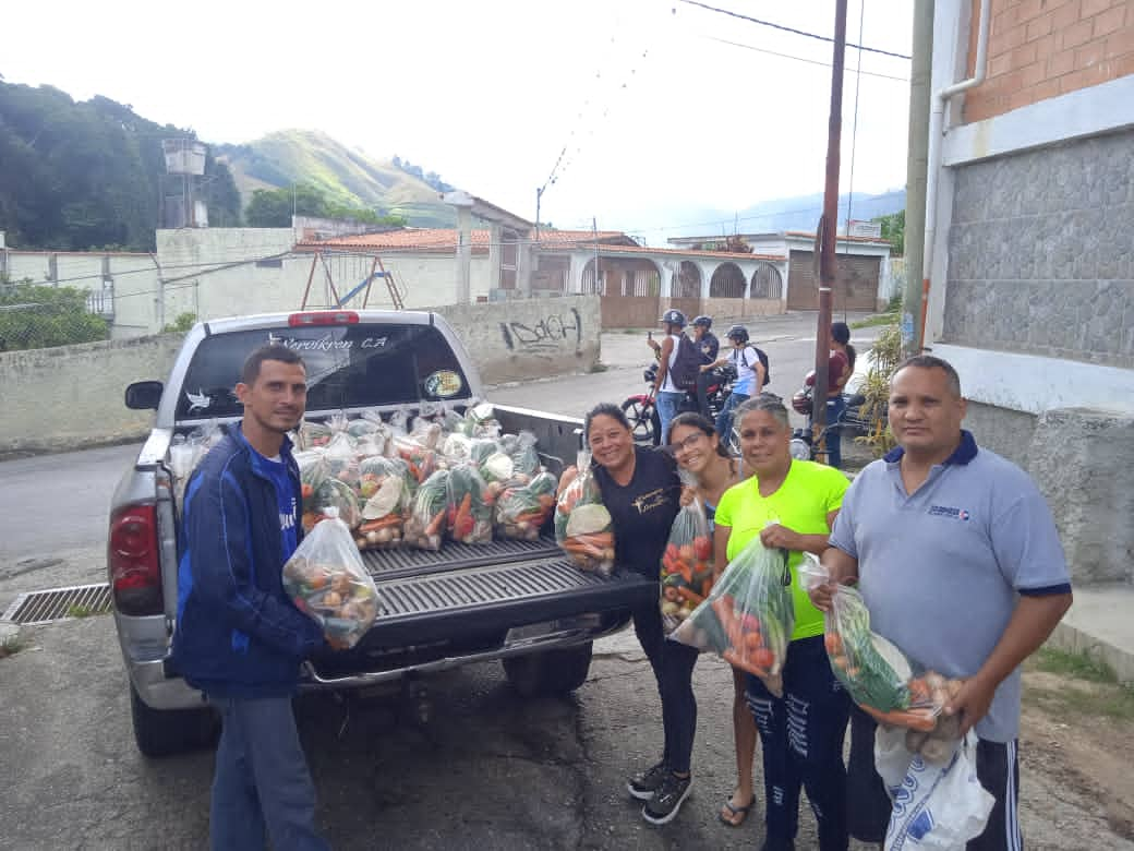 Distribuyen 3.102 combos agrícolas en parroquias guaicaipureñas