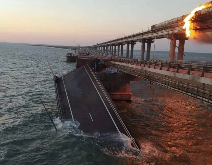 Tres muertos en explosión en puente de Crimea