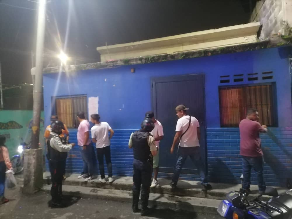 Abordaron a 45 personas en cinco sectores de Carrizal
