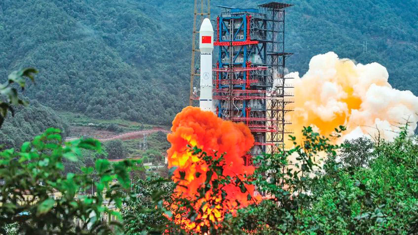 China lanza carguero espacial para abastecer su estación espacial casi lista