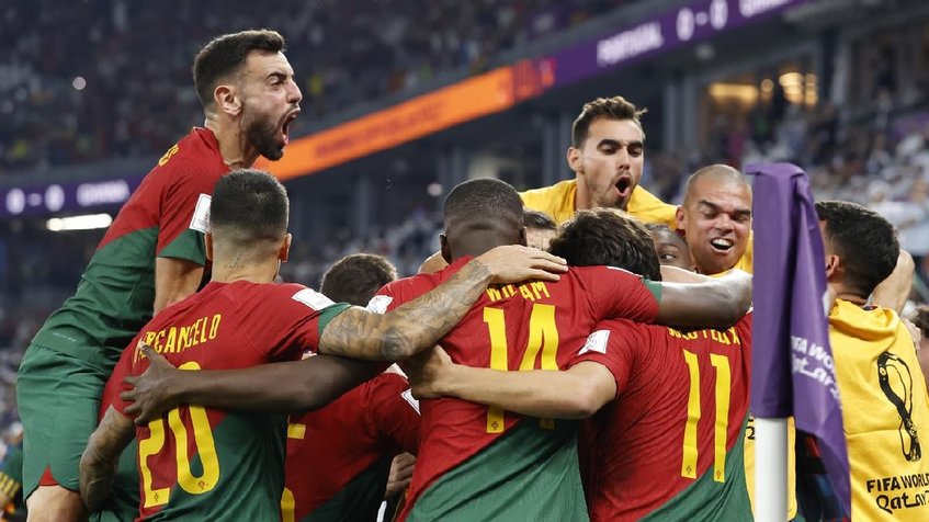 Portugal a octavos tras ganar 2-0 a una Uruguay