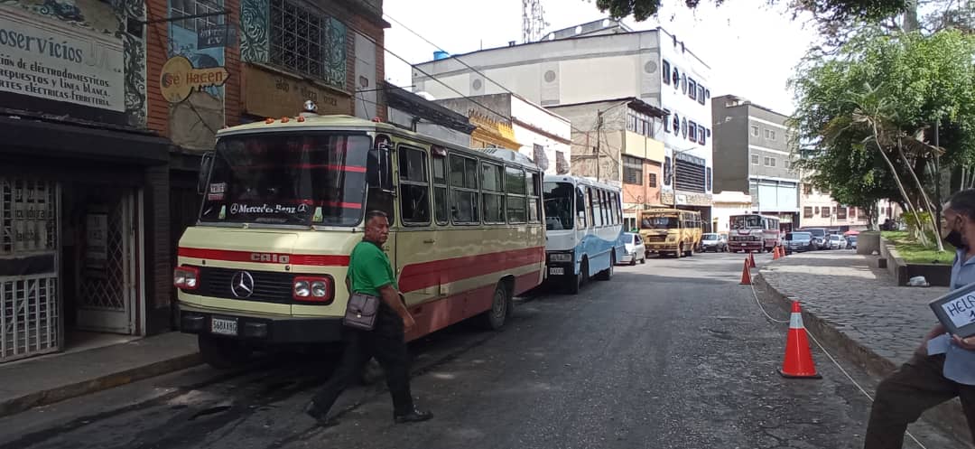 “Nos perjudican a nosotros para beneficiar a algunos comercios”