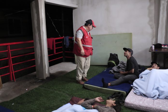 Iglesia evangélica hondureña sirve <strong>de albergue a migrantes</strong>