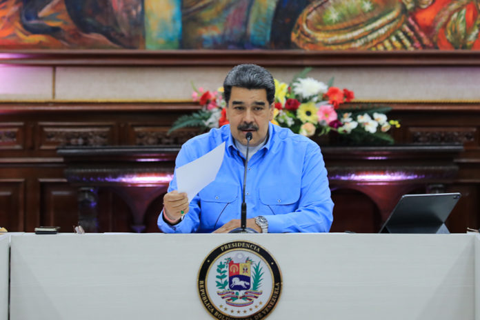 Maduro llama a transformar <strong>leyes del poder popular</strong>