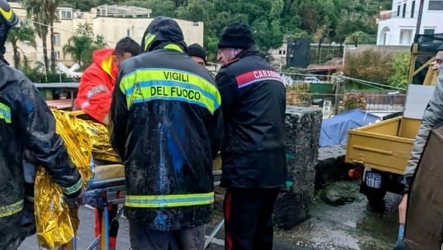 Un muerto y una decena de desaparecidos en un corrimiento de tierra en Italia