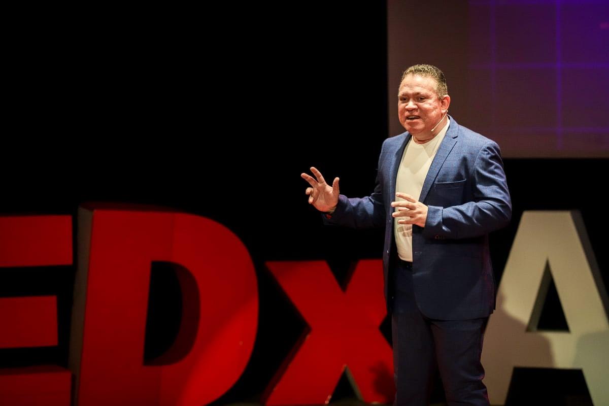 Psicolingüista venezolano Robert Morillo se presentó en TEDx Amador Disruption