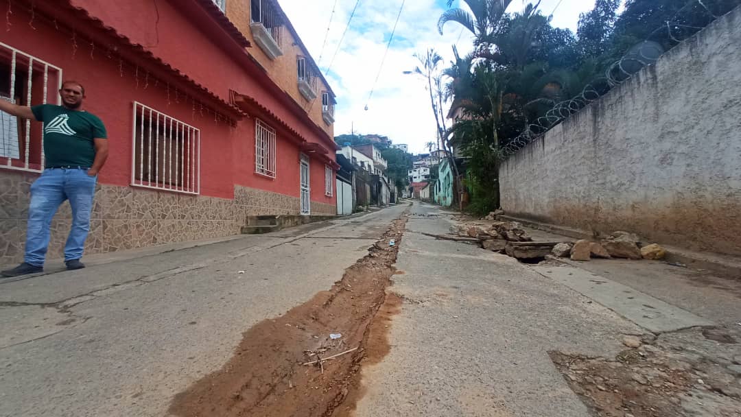 <strong>En Quebrada La Virgen piden a Hidrocapital concluir trabajos</strong>