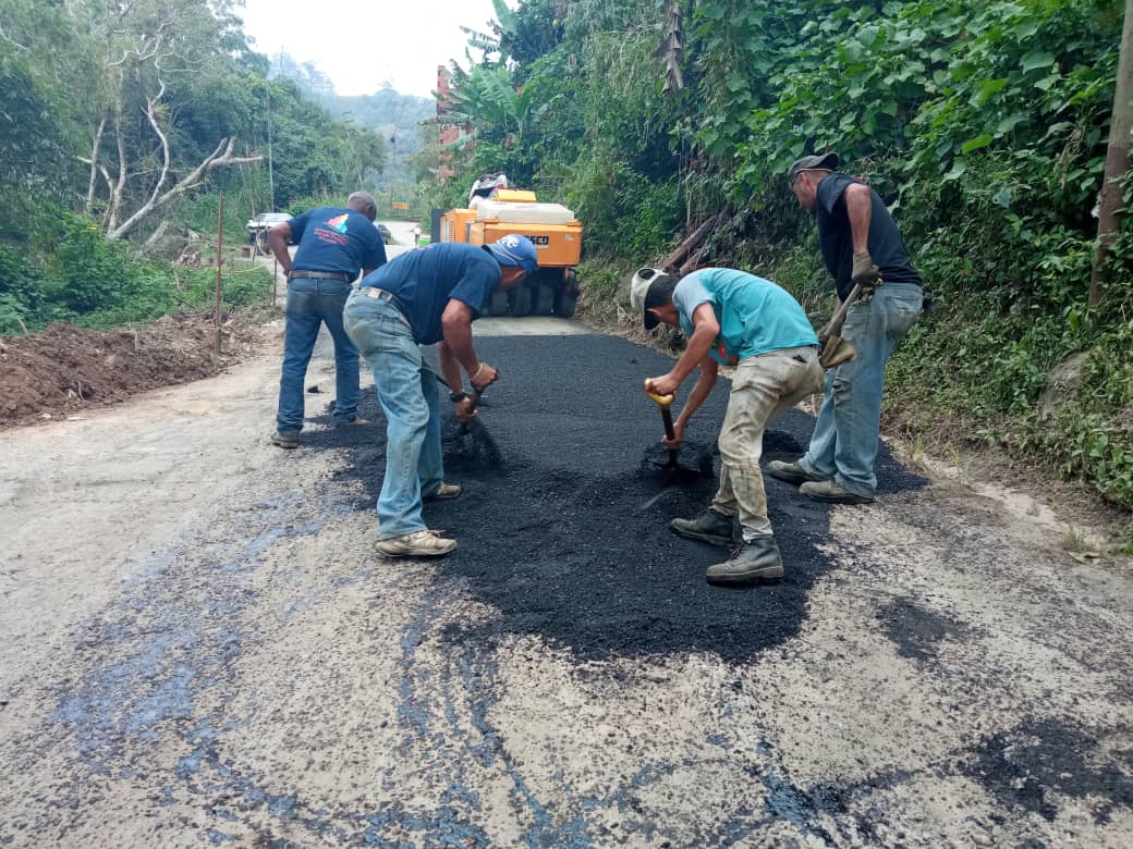 Alcaldía destina 180 toneladas de asfalto para Cecilio Acosta