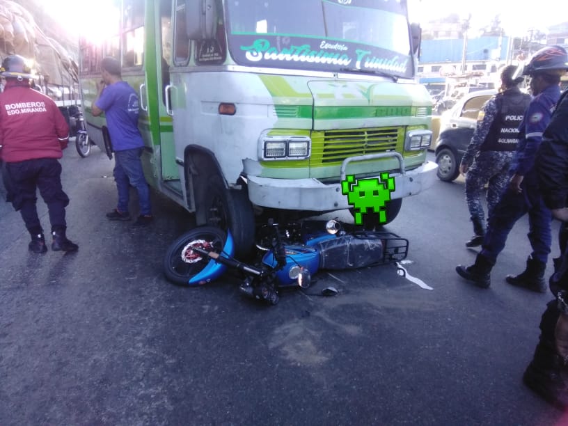 Autobús sin frenos mató a un motorizado en la Panamericana