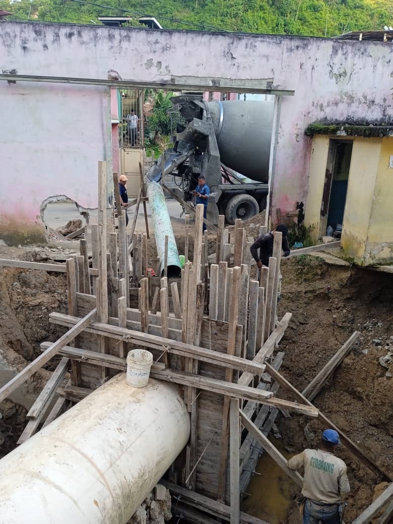 Avanza construcción del colector mixto de aguas de lluvia en Los Lagos