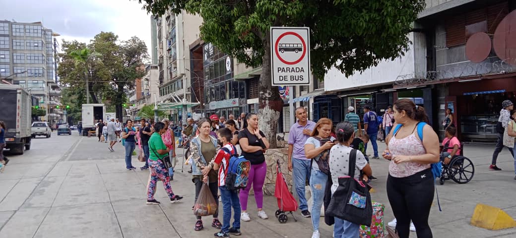 A paro algunas líneas de Los Teques