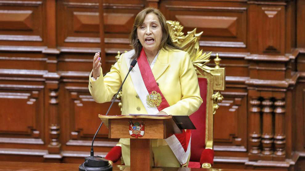 Presidenta de Perú anuncia reestructuración del gabinete