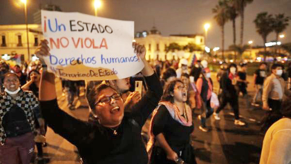 Manifestaciones en Perú dejan un saldo de 25 muertos
