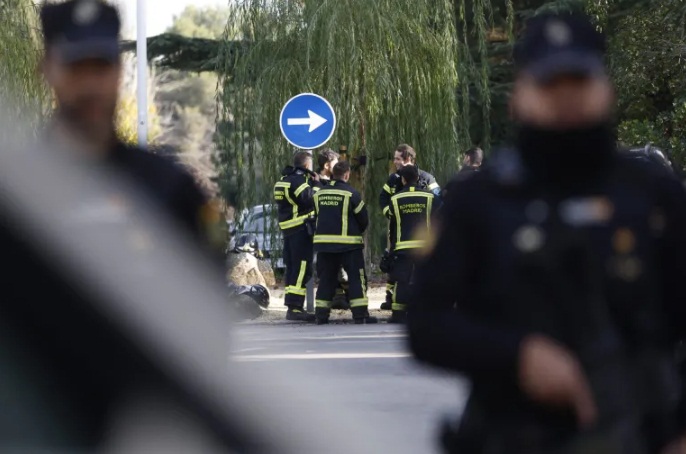 España detecta seis sobres con explosivos