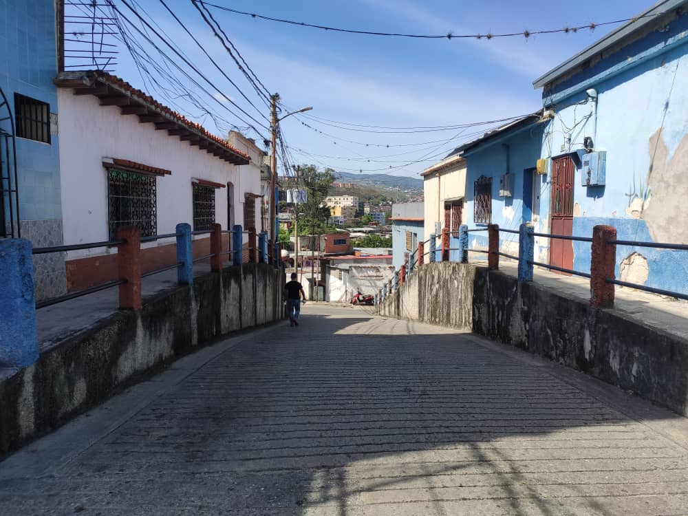 <strong>Exigen mejoras del suministro de agua en calle Junín</strong>