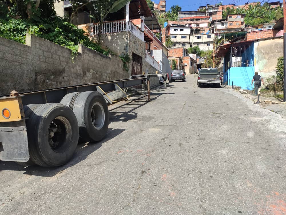 <strong>Piden retirar chatarras en calle Libertad</strong>