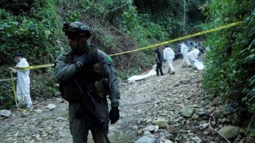 Hallan 11 cuerpos en zona de combates entre ELN y la FARC