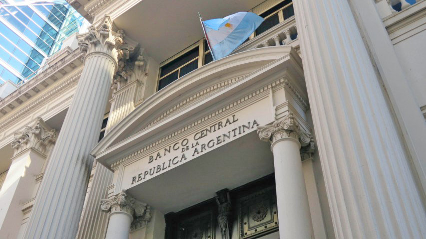 Argentina recompra mil millones de dólares de su deuda externa