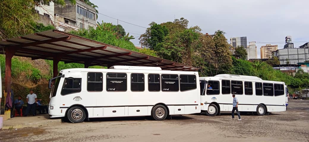 Más de 3.000 temporadistas bajaron de Los Teques a La Guaira