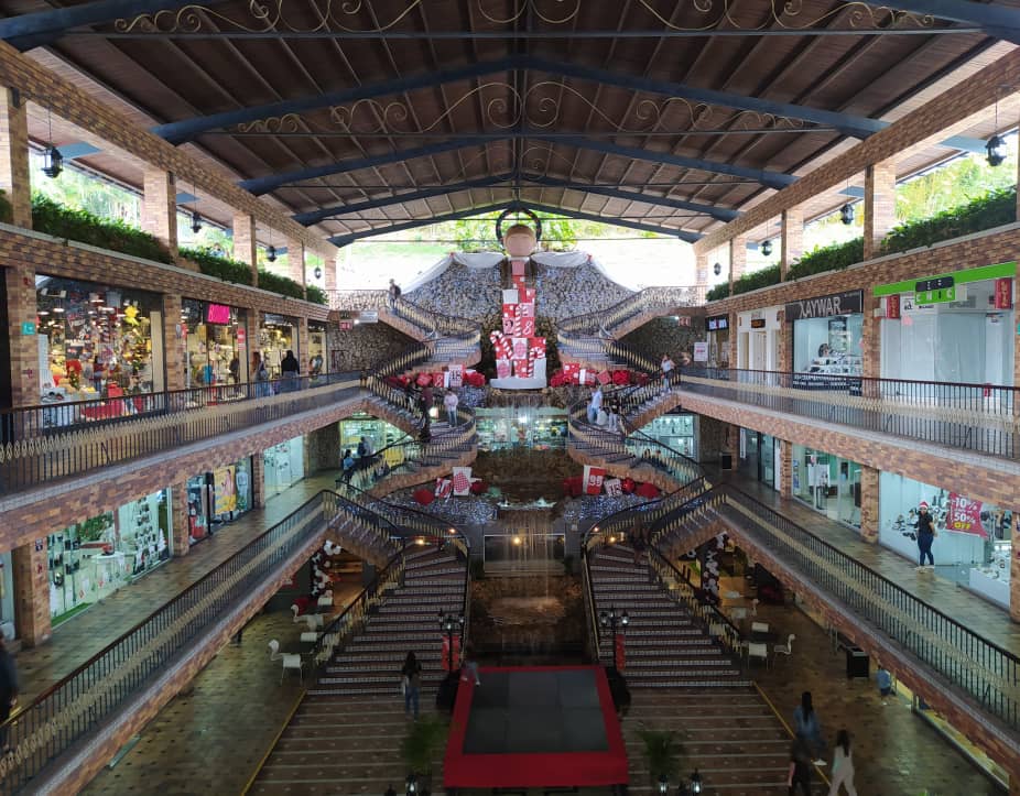 Comercios se preparan para ofrecer rebajas