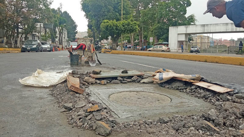 Reparan tanquilla en la avenida Bicentenario