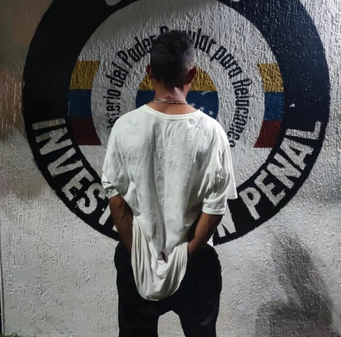 Borracho le cayó a golpes a su padre